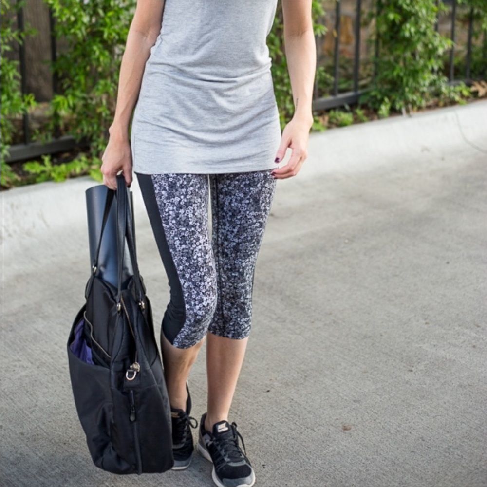 Athleta Ditsy Stripe Balance Capri